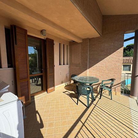 Pineta Apartament ตีร์เรเนีย ภายนอก รูปภาพ