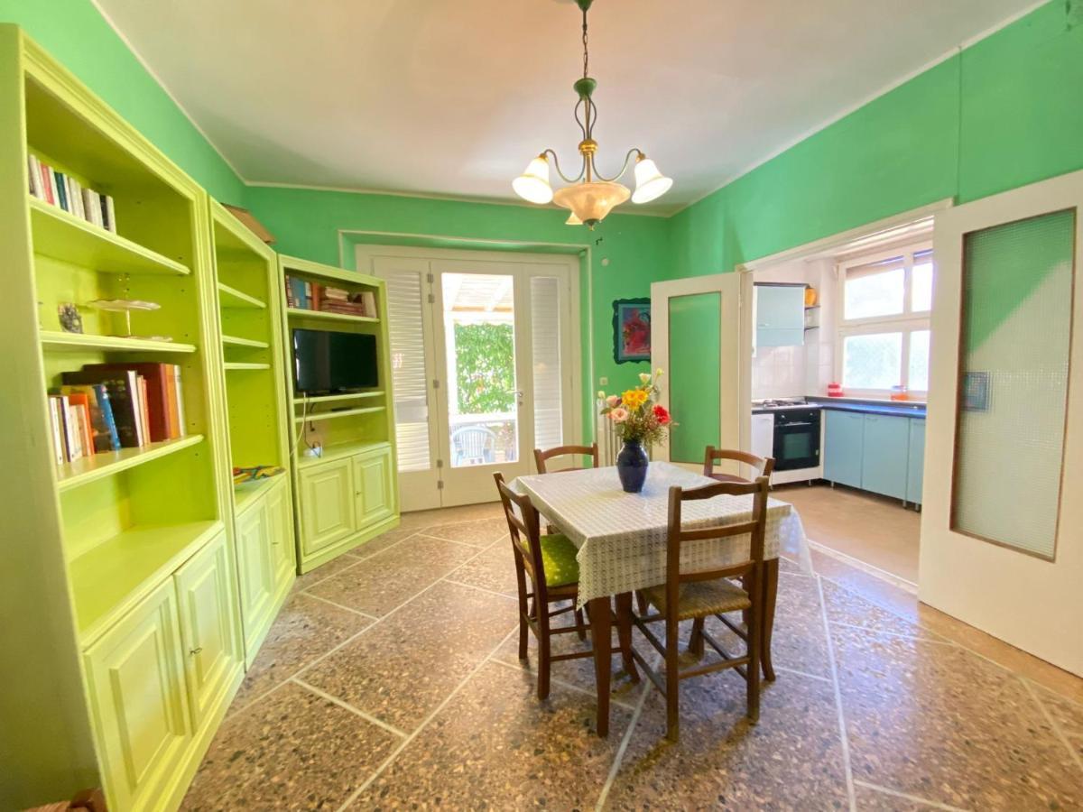 Pineta Apartament ตีร์เรเนีย ภายนอก รูปภาพ