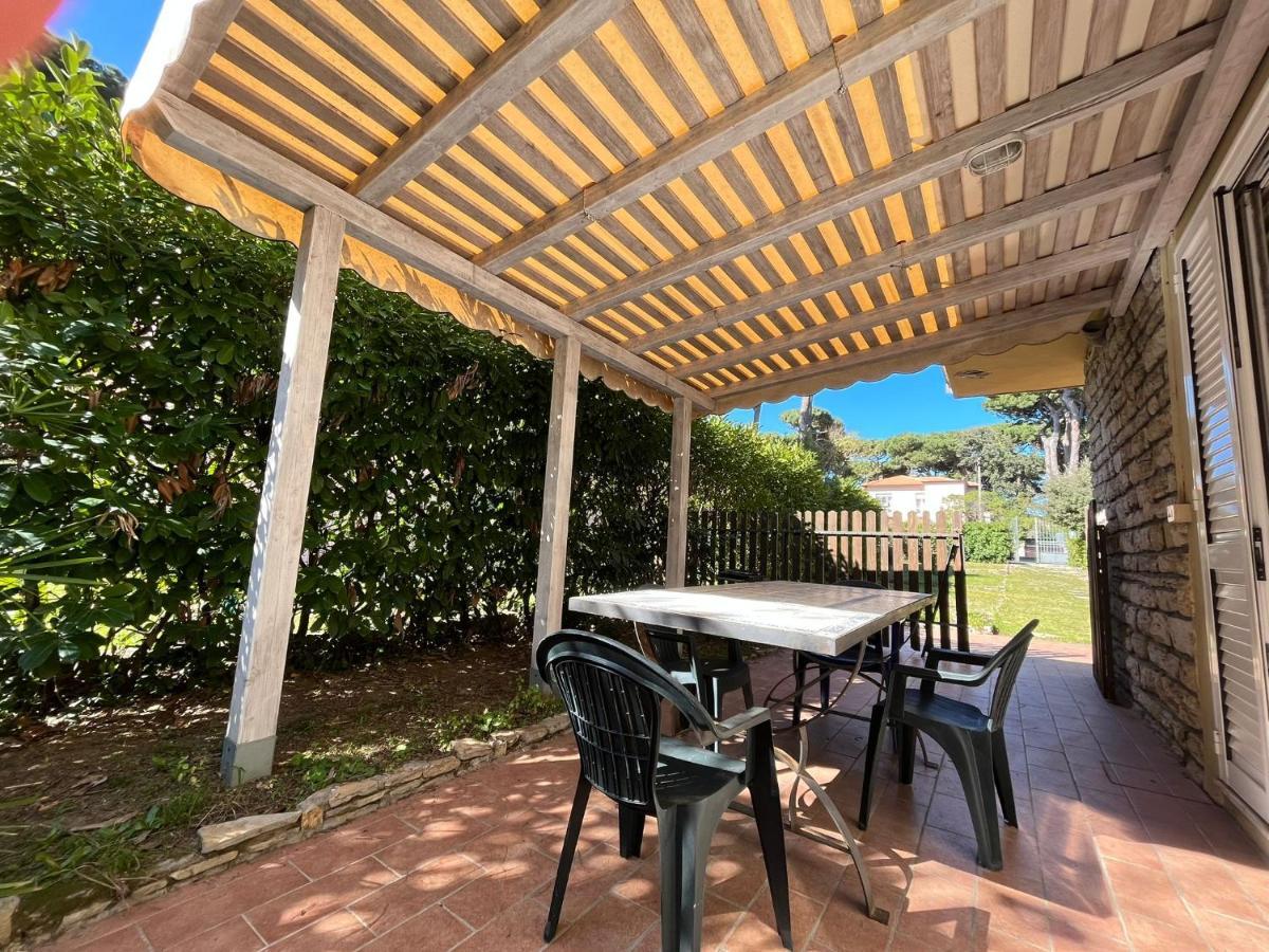 Pineta Apartament ตีร์เรเนีย ภายนอก รูปภาพ