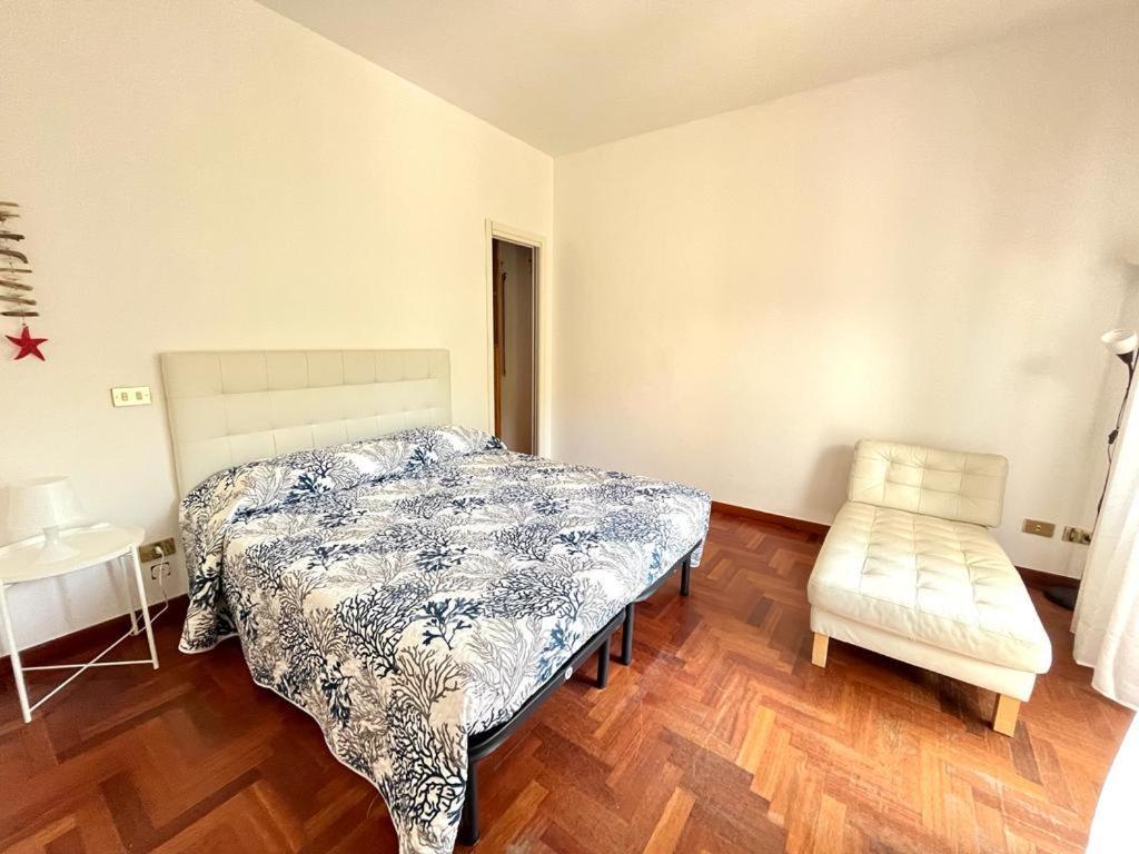 Pineta Apartament ตีร์เรเนีย ภายนอก รูปภาพ