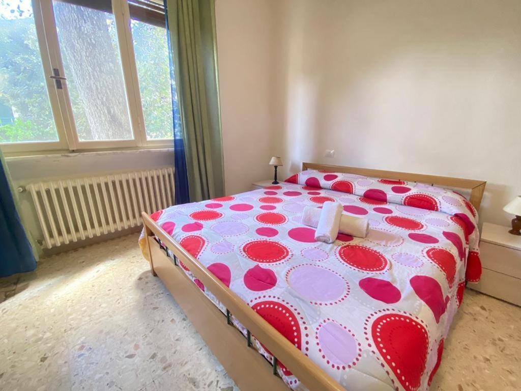 Pineta Apartament ตีร์เรเนีย ภายนอก รูปภาพ