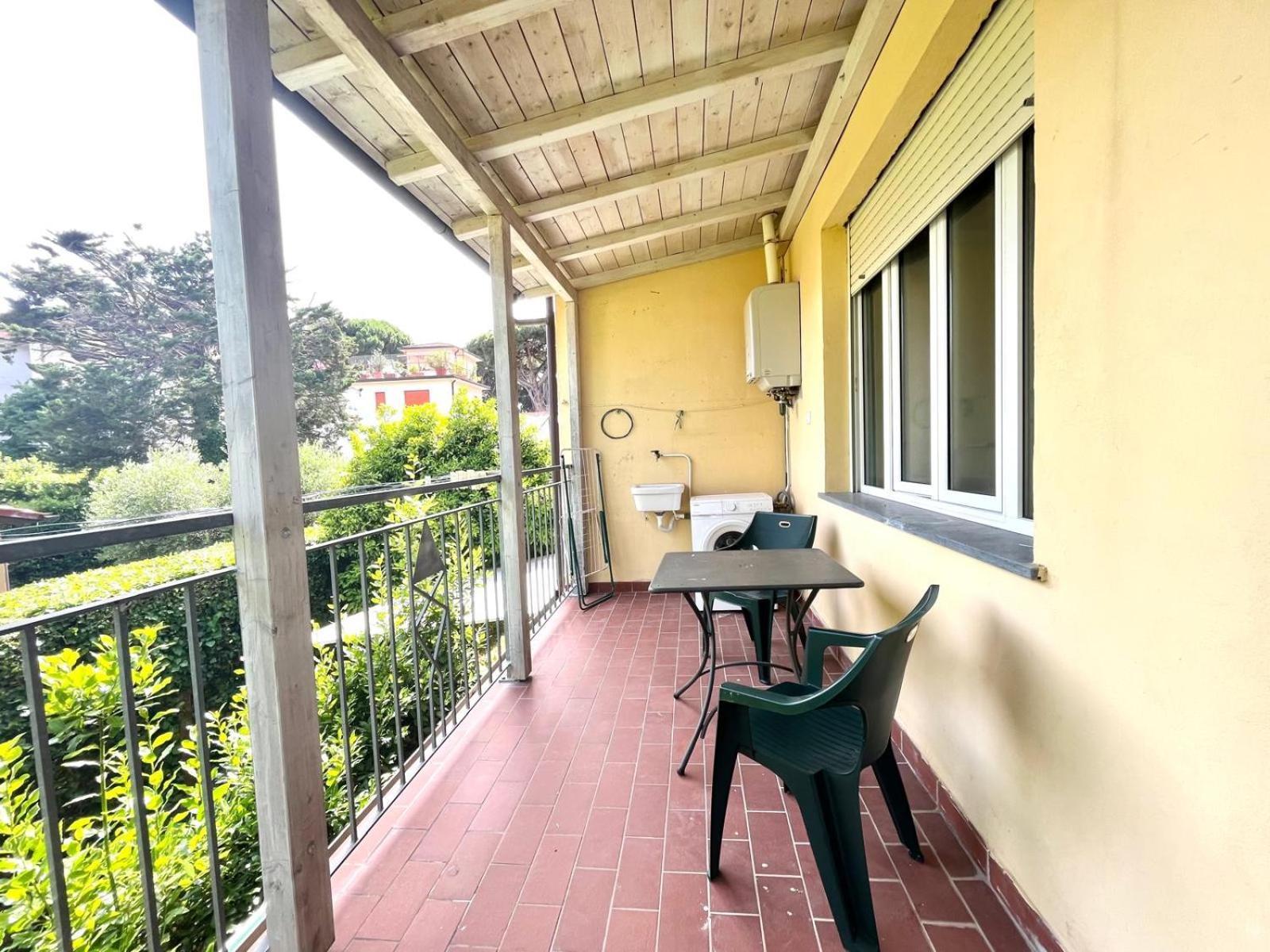 Pineta Apartament ตีร์เรเนีย ภายนอก รูปภาพ