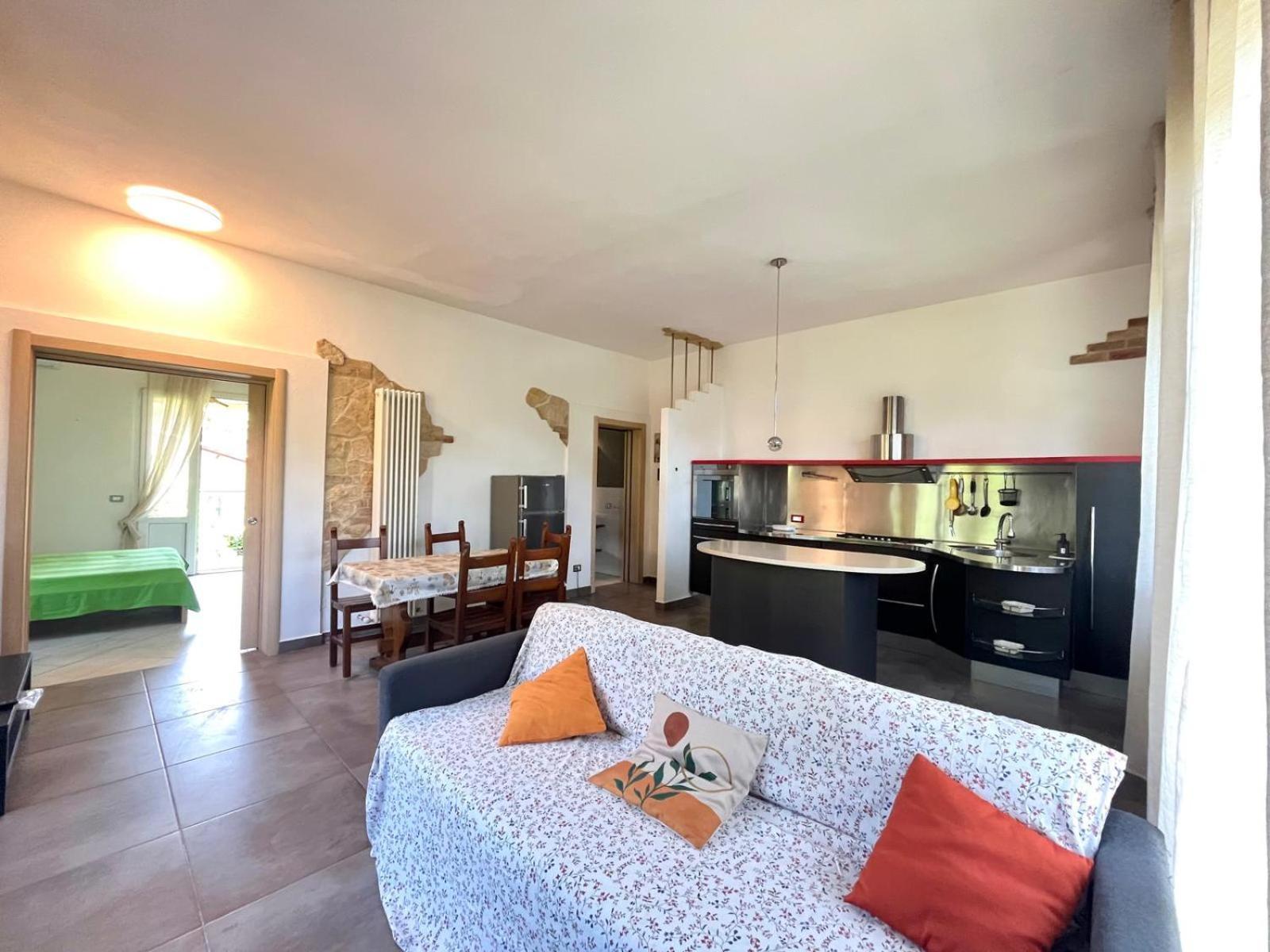 Pineta Apartament ตีร์เรเนีย ภายนอก รูปภาพ