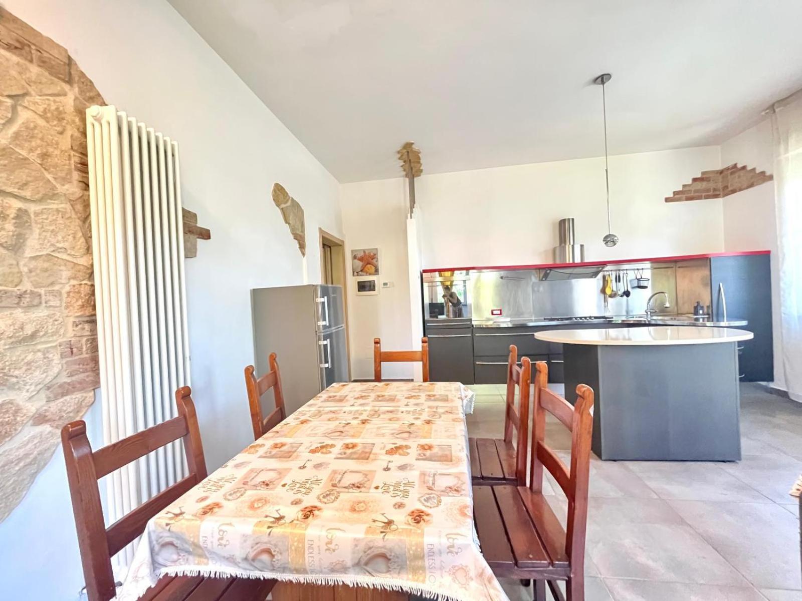 Pineta Apartament ตีร์เรเนีย ภายนอก รูปภาพ