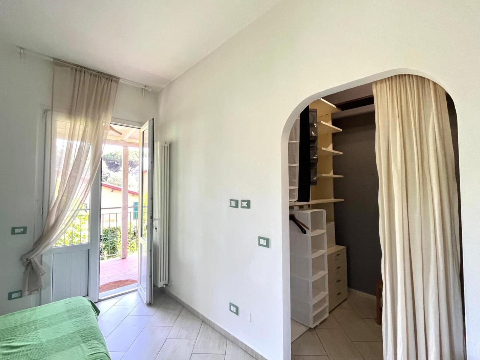 Pineta Apartament ตีร์เรเนีย ภายนอก รูปภาพ