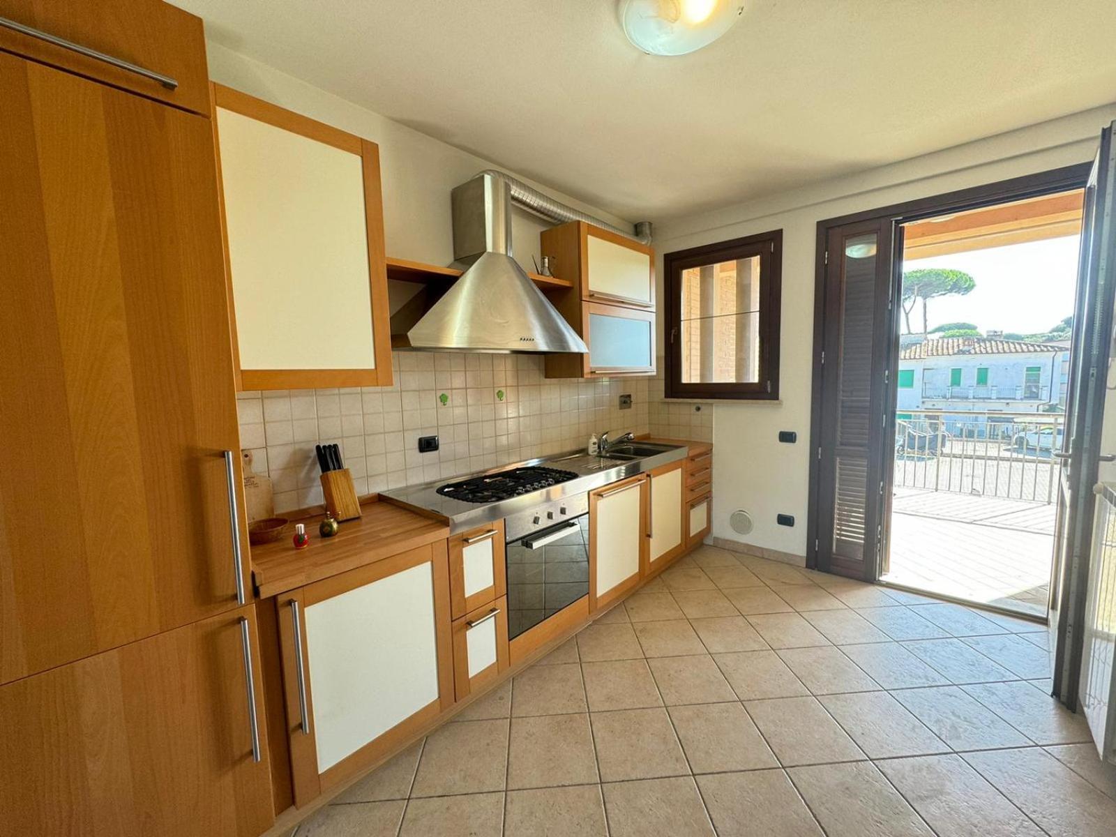 Pineta Apartament ตีร์เรเนีย ภายนอก รูปภาพ